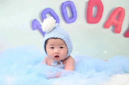 成都宝宝头稳最晚是几个月