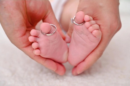 成都宝宝脸上长黑点